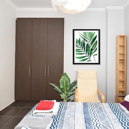Modern Apartment In The Heart Of The City 拉里萨 外观 照片