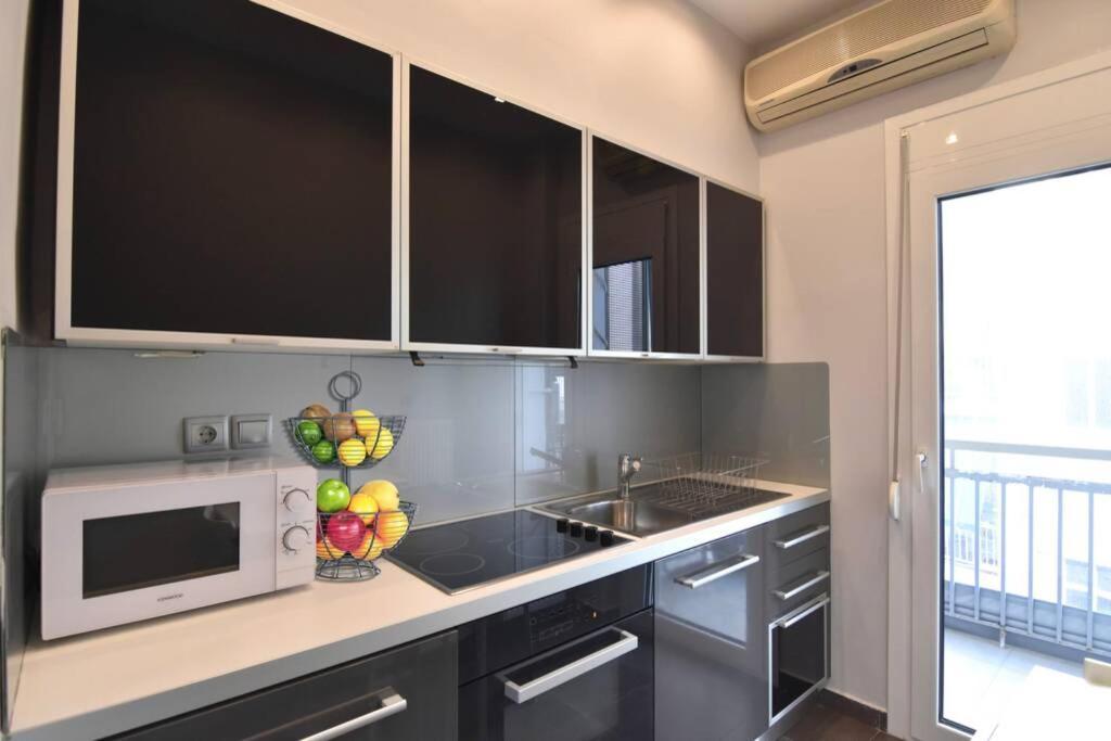 Modern Apartment In The Heart Of The City 拉里萨 外观 照片