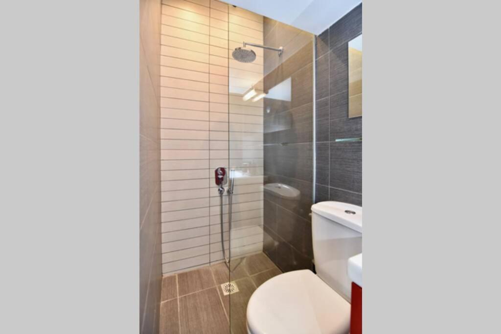 Modern Apartment In The Heart Of The City 拉里萨 外观 照片